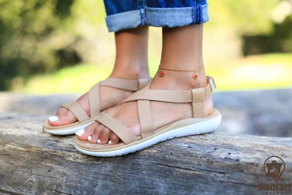 The purchase price of leather sandals with buckles + properties, disadvantages and advantages