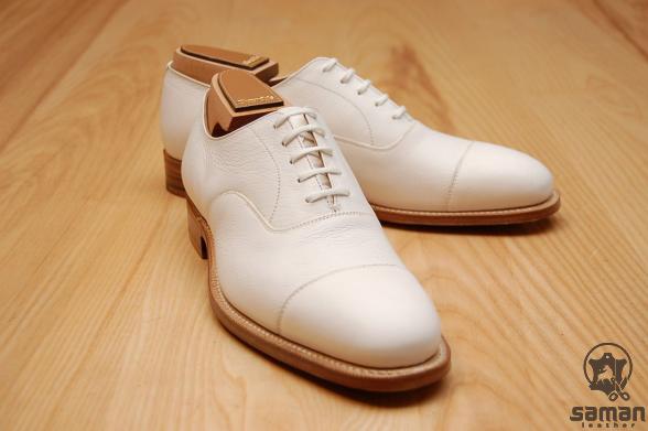 Buy synthetic leather white shoes at an exceptional price